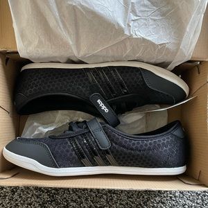 NWT Adidas Diona Sneakers Women’s